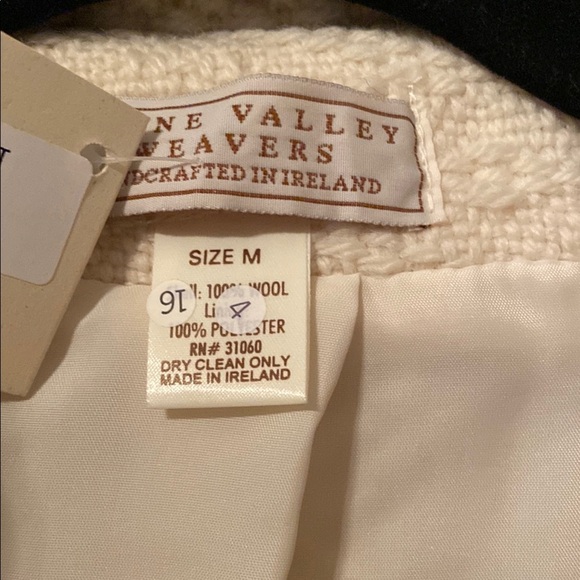Vintage Boyne Valley Wool
Knit Coat Ivory
Handcrafted Lined Buttons
Pockets Med - Picture 4 of 11